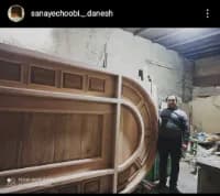 لوگو سازنده درب تمام چوب وکلیه کارهای چوبی ساختمان اعم از دست انداز پله پیچ