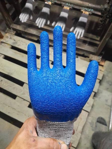 نمونه کار تولید کننده دستکش کار با کیفیت شماره ۲